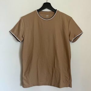 Brown Cotton-Knit Uniqlo T-Shirt in Medium- Slim Fit